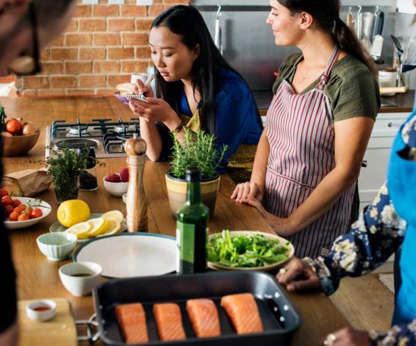 diverse-people-joining-cooking-class-YRP7C9U.jpg